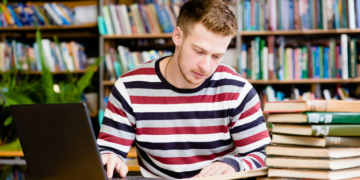 Курсова робота: замовити або написати самому