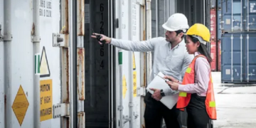 Митний брокер: обов’язки та його переваги