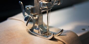 Голки для швейних машин: основні різновиди та правила вибору