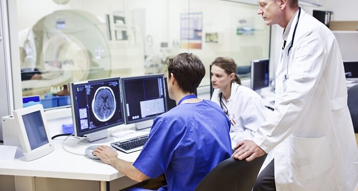 Особенности и преимущества лечения астроцитомы в клинике Assuta