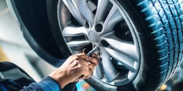 Послуги шиномонтажу в автоцентрі: допомога кваліфікованих спеціалістів
