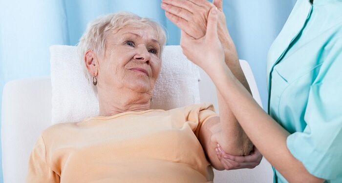 Що потрібно знати про реабілітацію після інсульту: основні етапи та рекомендації