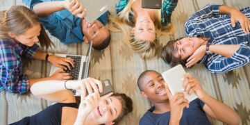 Смартфоны и психическое здоровье: как технологии помогают справляться со стрессом