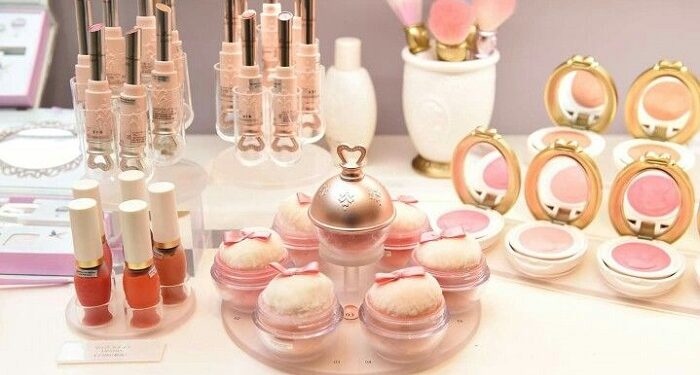 Japanese decorative cosmetics: high quality and innovative formulas