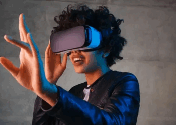 Creating games for virtual reality: rules and methods