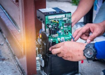 Garage door automation system failures: causes and solutions