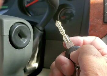 What to do if your car key breaks and how to fix the problem quickly