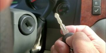 What to do if your car key breaks and how to fix the problem quickly