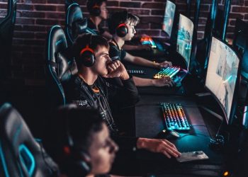 Gaming strategies and life hacks for eSports athletes to improve their gameplay