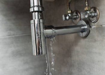 Leaking faucet in the kitchen and bathroom: causes and solutions