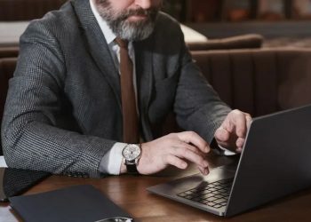 Demystifying the system: LawyerInfo launches comprehensive legal guides for Ontario